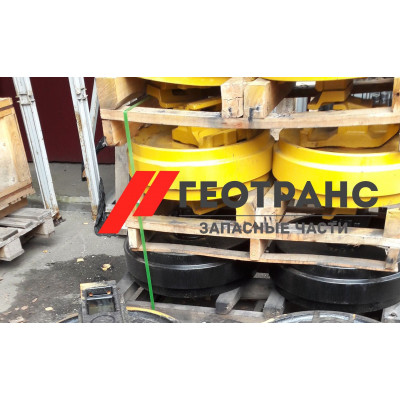 81E7-01030 Колесо направляющее (ленивец) Hyundai в сборе R450LC