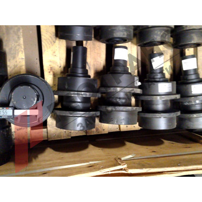 Каток поддерживающий Hyundai R210LC/R250LC 81EM-10030