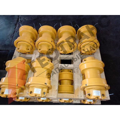 Каток опорный Komatsu D65E однобортный 14X-30-00080