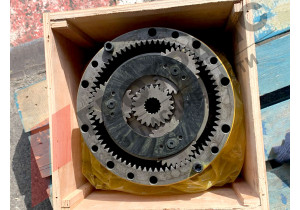 Редуктор поворота Hyundai R140LC-7 31E6-12030 