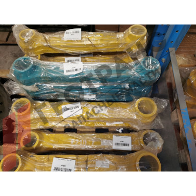 Боковые тяги ковша Hitachi ZX170W-3 8082153+3076177